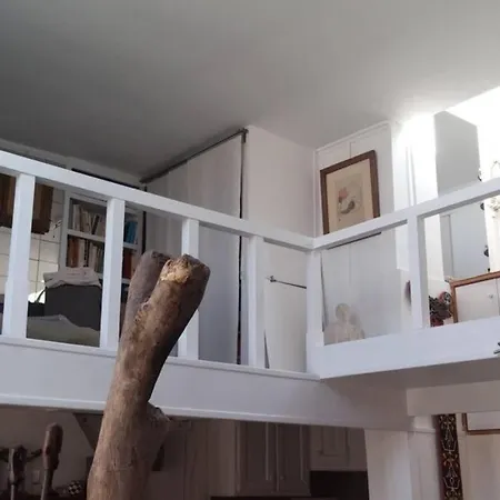 Atypique Saint Germain Des Pres Apartment Paris